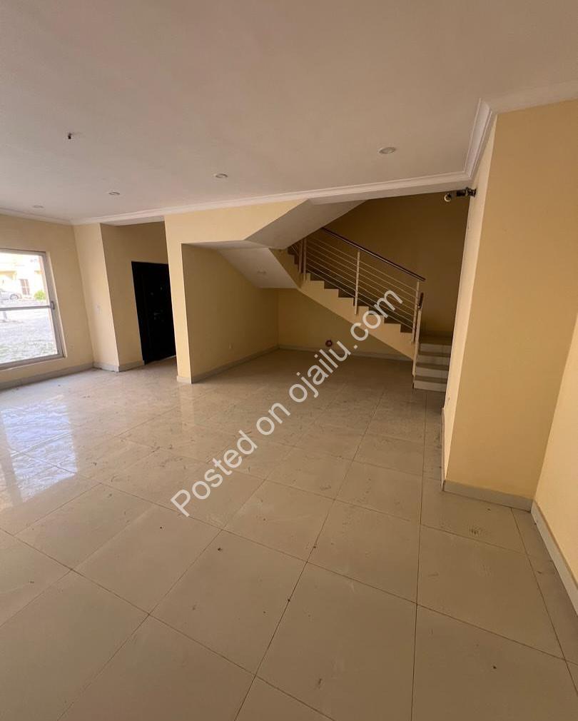 Spacious 4-Bedroom Terrace Duplex with BQ in Prime Lekki