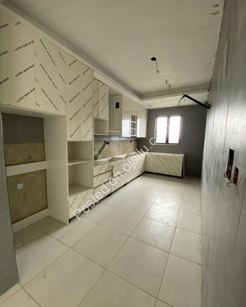 Lekki’s Finest: 2-Bed Ensuite Haven for Sale