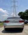 Luxury Lexus ES350: Pristine & Loaded