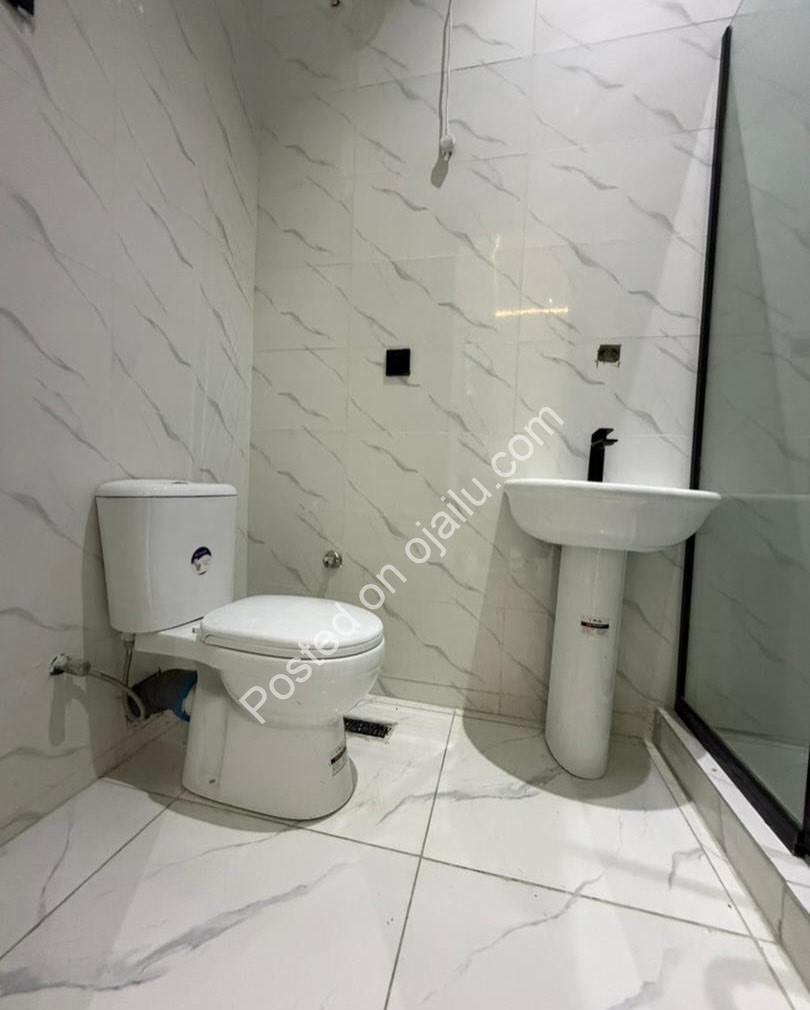 Exquisite 5-Bed VGC Haven with Pool & Luxury Finishes