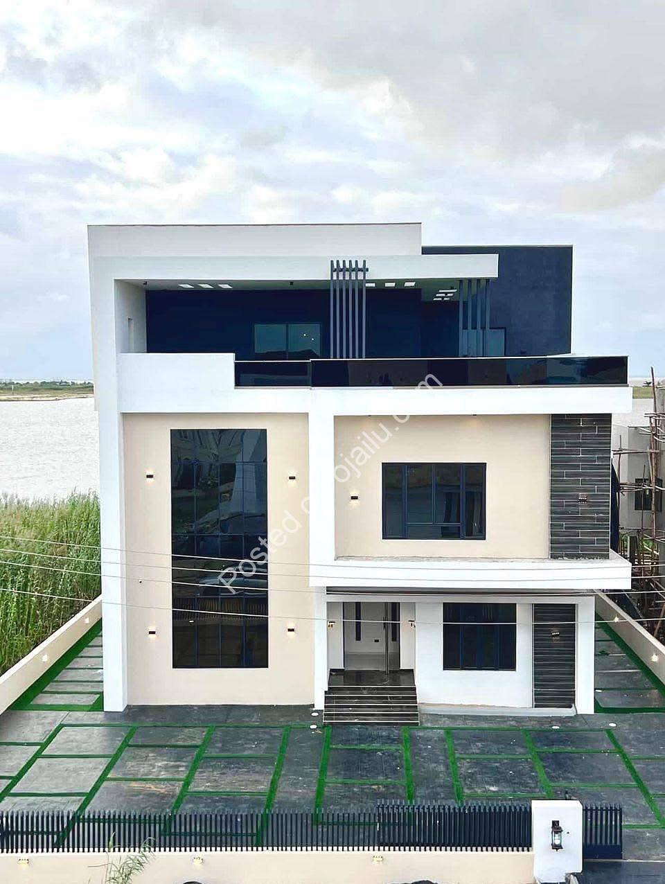 Pinnock Beach Estate: Elite 6-Bed Mansion with Cinema & Pool