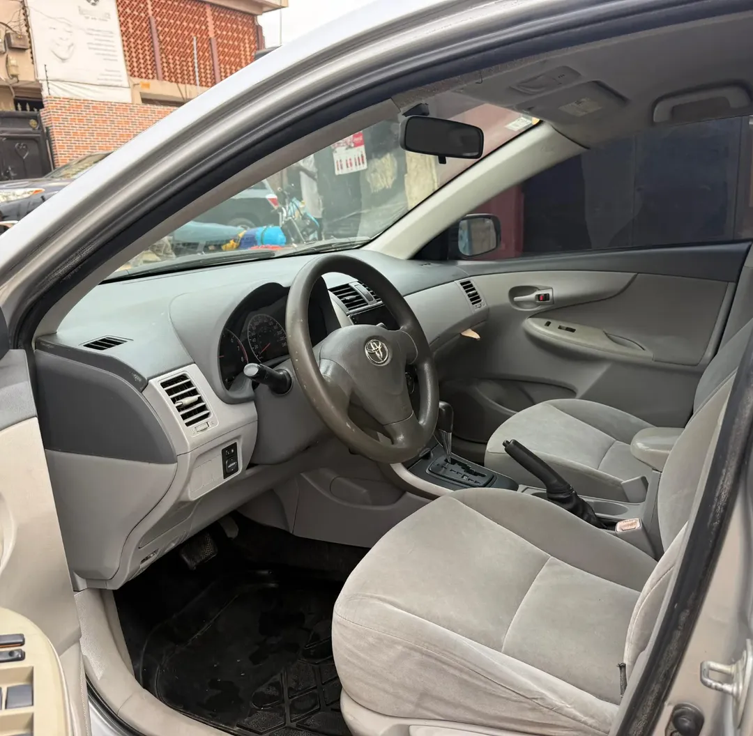 2009 Toyota Corolla: Luxury & Tech, Fully Paid