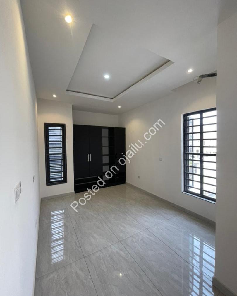 Elegant Ikate Apartments: Modern Living Awaits