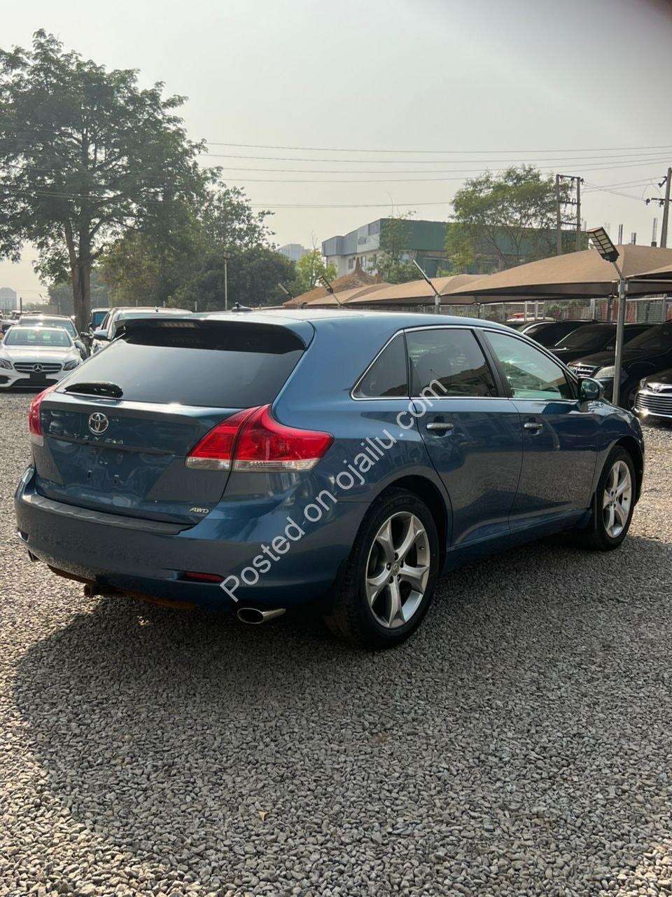 2012 Toyota Venza: Full Option, Accident-Free Luxury