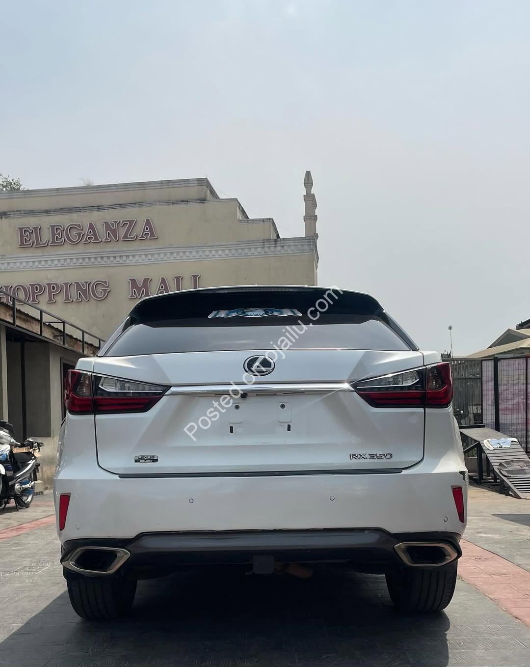 Luxury 2017 Lexus RX350: Sunroof & Safety Tech
