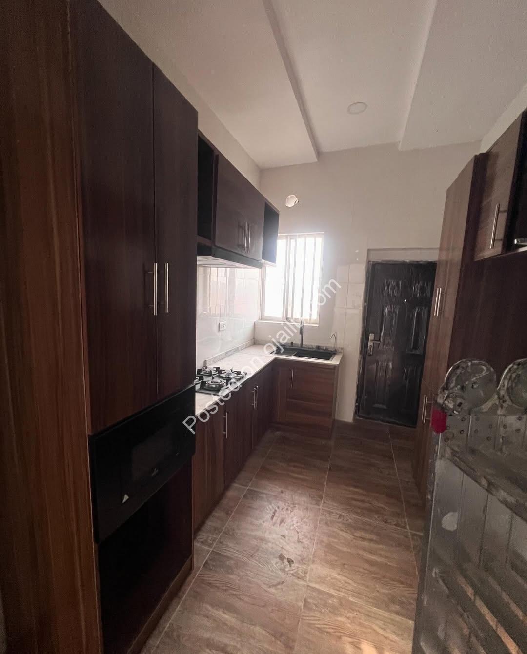 Lekki Phase 1 Gem: 2-Bed Ensuite Haven for 180M