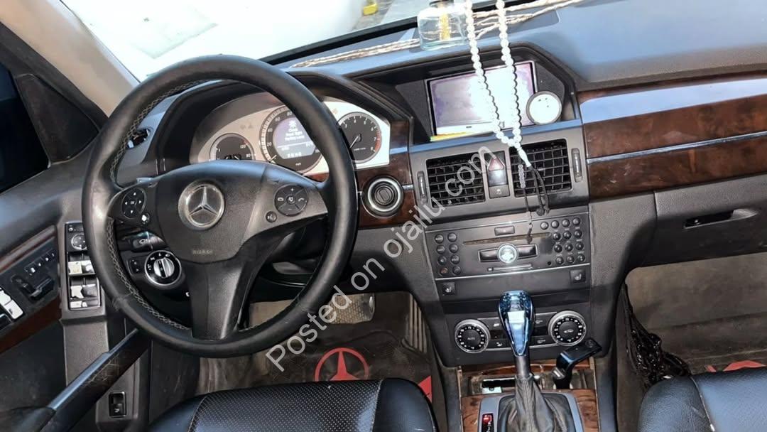 2011 Mercedes GLK350: Luxury SUV, Clean & Ready