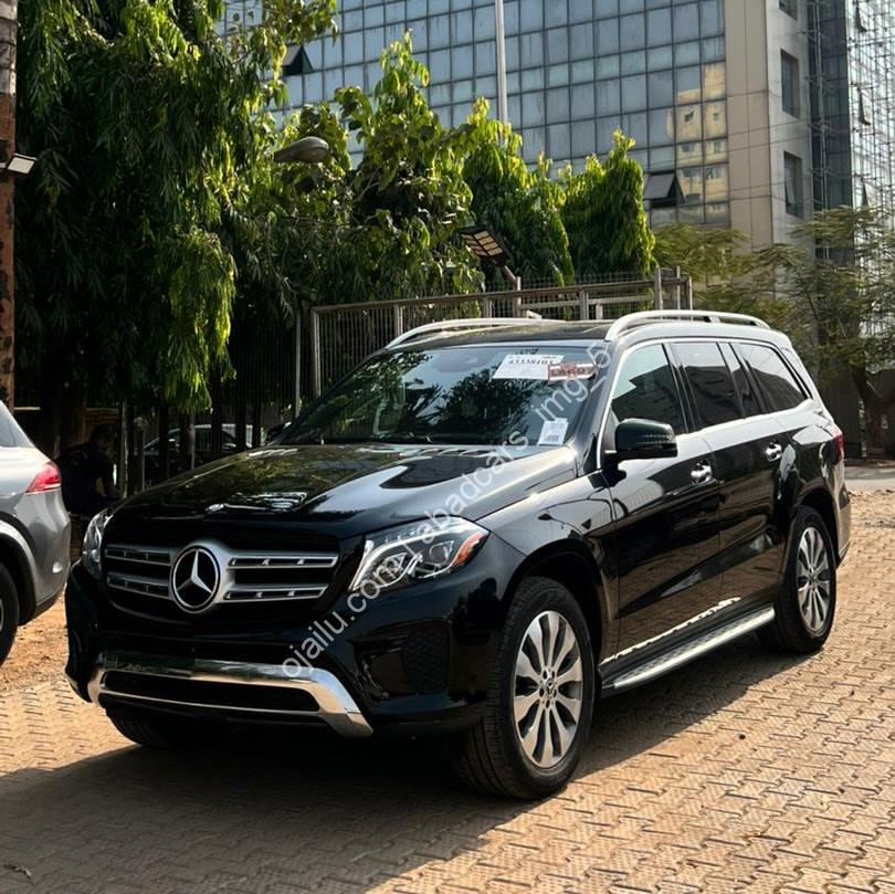 Command the Road in Luxury: 2017 GLS 450