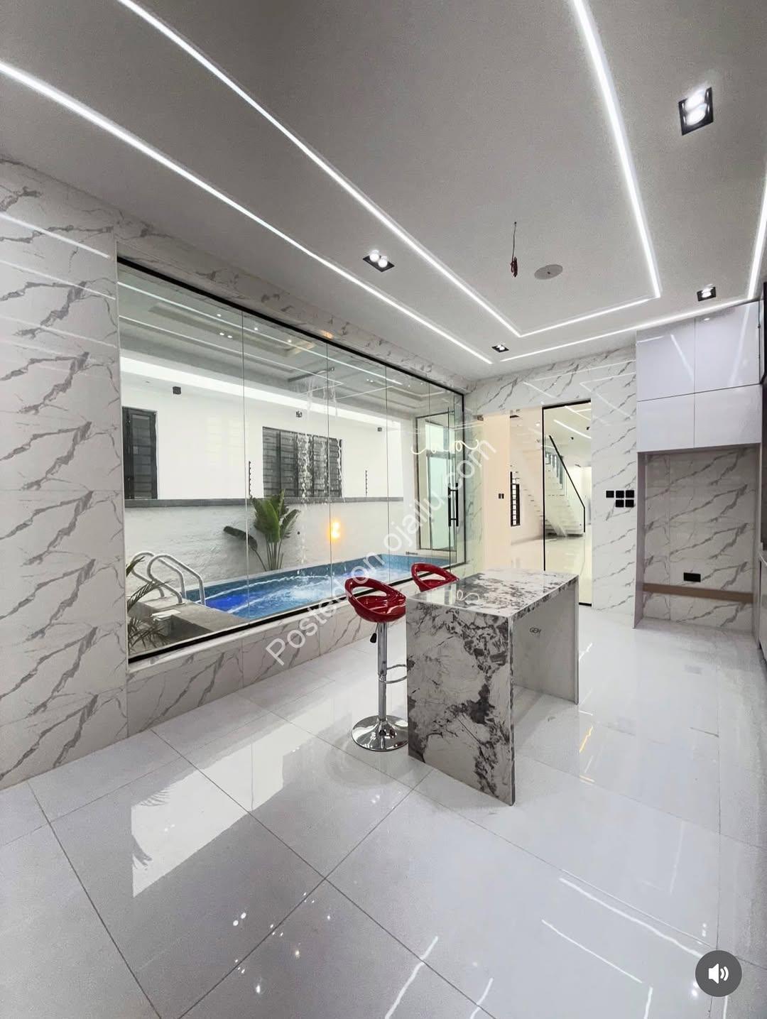 Stunning 5-Bedroom Smart Home in Prime Chevron Estate