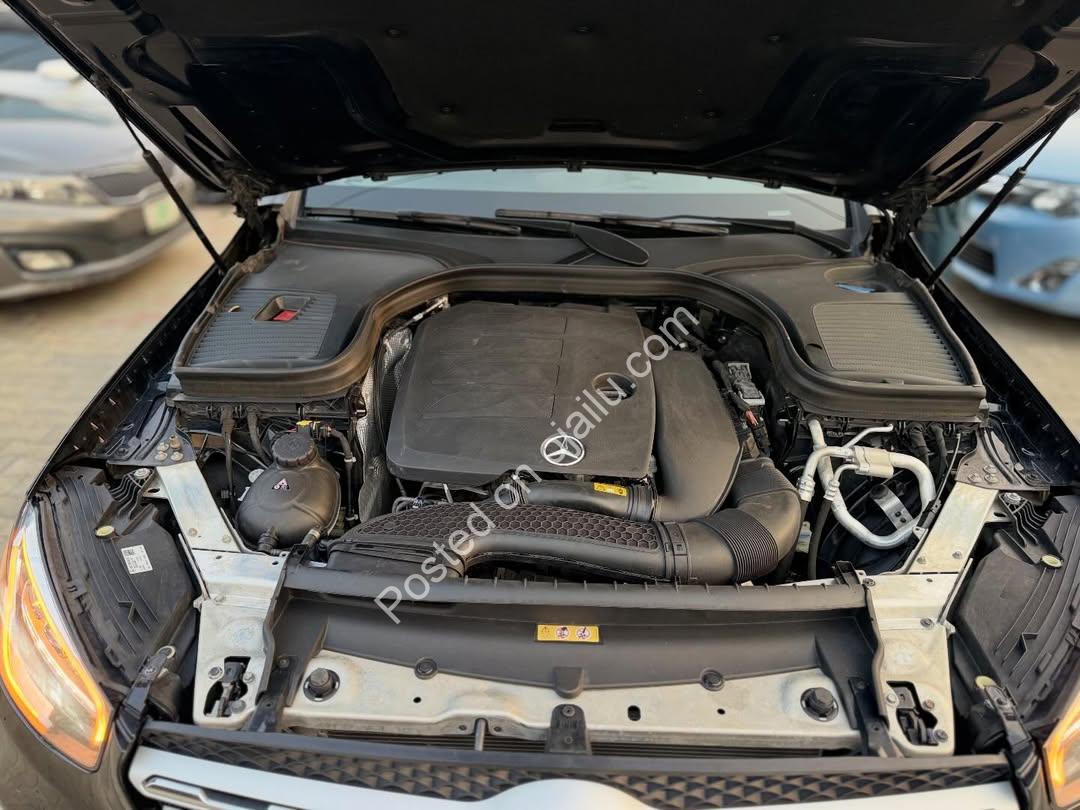 2022 GLC300: Luxury Tech & 40% Driveaway Deal