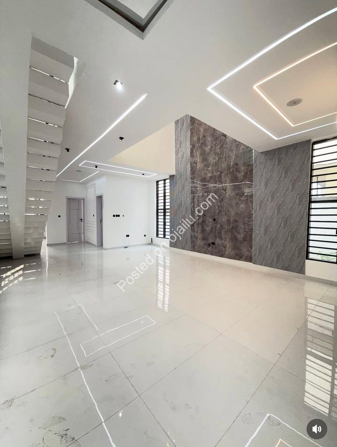 Stunning 5-Bedroom Smart Home in Prime Chevron Estate