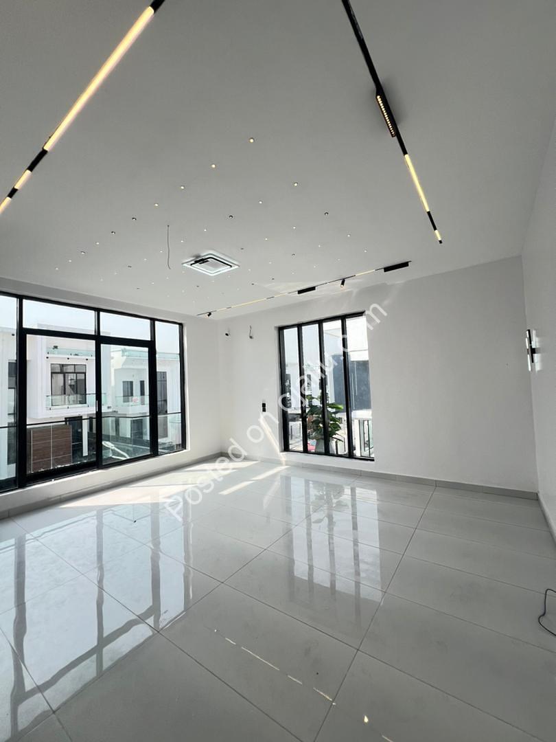 Chevron’s Premier 5-Bedroom Family Estate