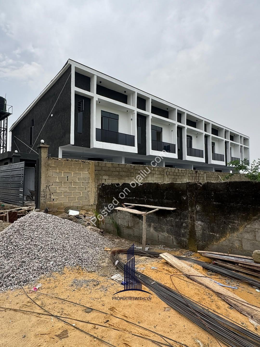 Stunning 3-Bed Duplex with Solar Power & Spacious Quarters in Sangotedo