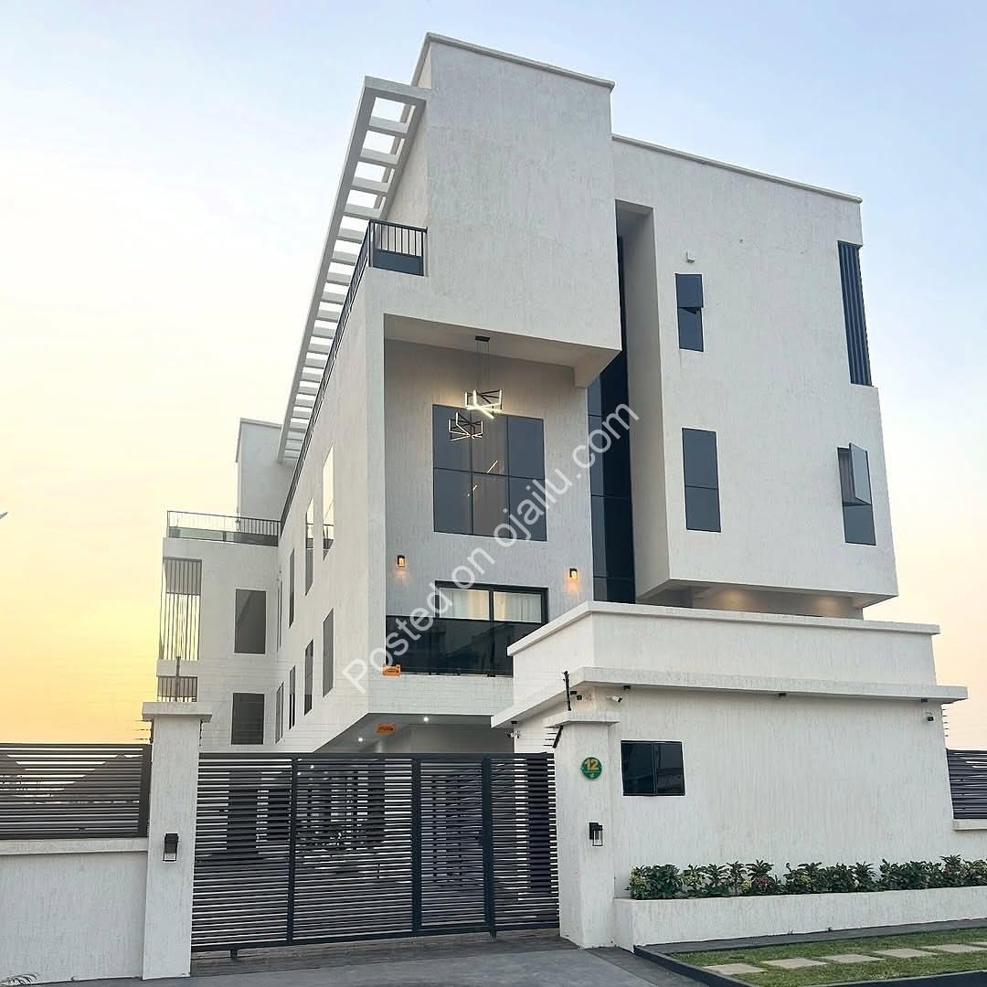 Smart 4-Bed Maisonette: Full Automation & Cinema in Wuye