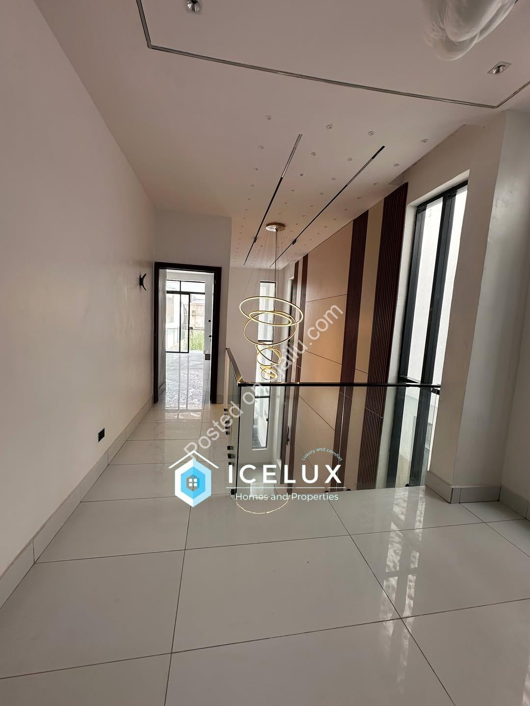 Sleek 5-Bedroom Haven with Private Pool in Ajah