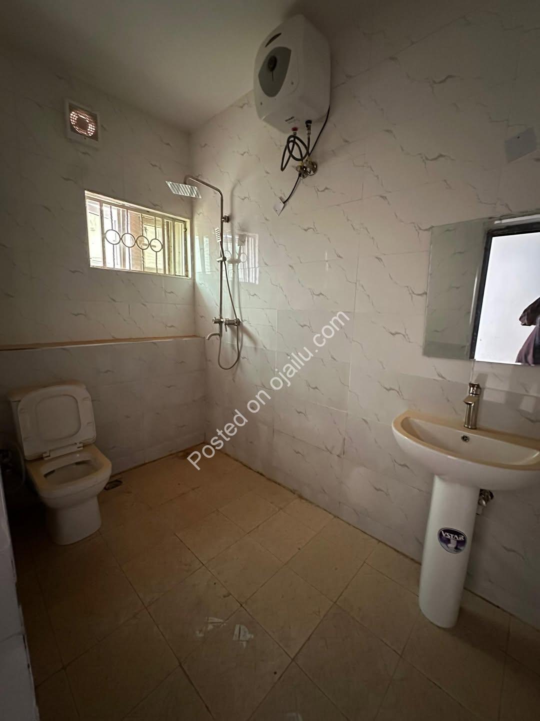 Spacious 4-Bed Duplex with Penthouse & BQ in Gwarinpa