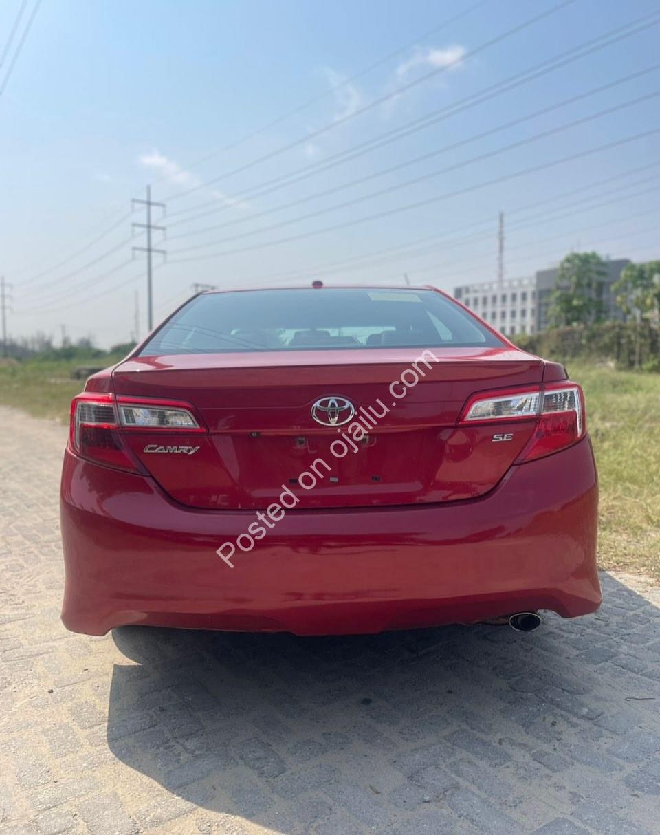 2013 Toyota Camry SE: Unbeatable Value at 14.5M