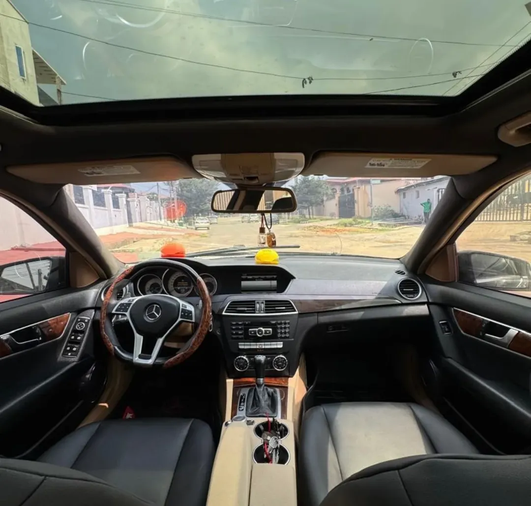 2008 C300 4MATIC: Facelifted Luxury, Ready to Drive