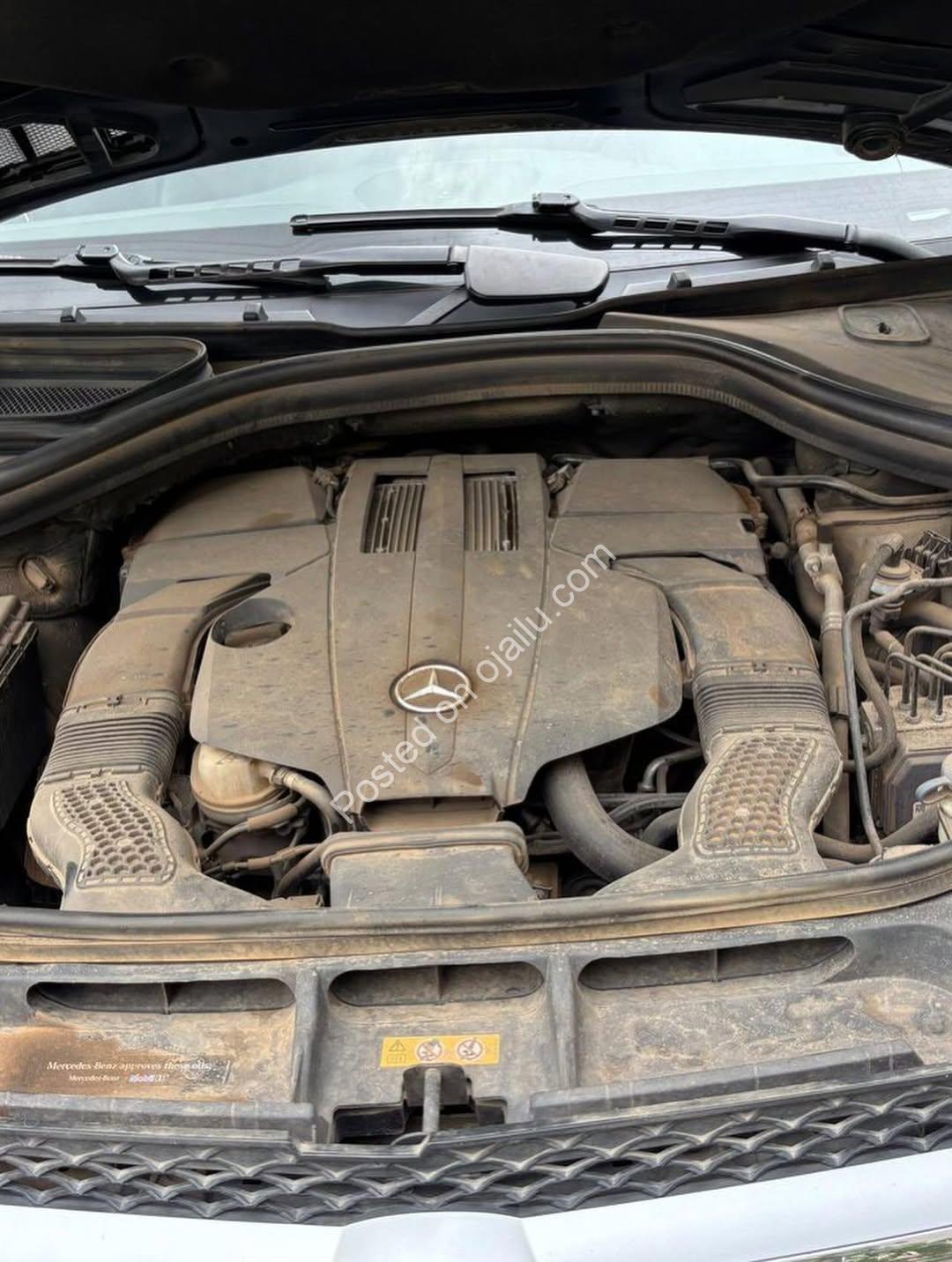 Luxury SUV: 2015 Mercedes GL450, MINT & Loaded