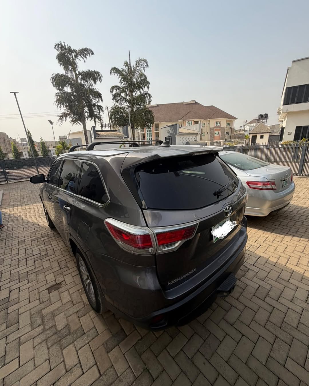 Luxury 2016 Toyota Highlander V6 – Pristine & Loaded