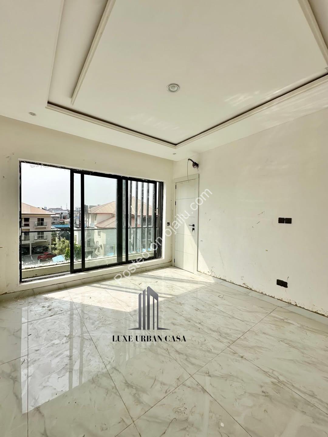 Exclusive Victoria Island Haven: 2-Bed Gem with Pool & Gym