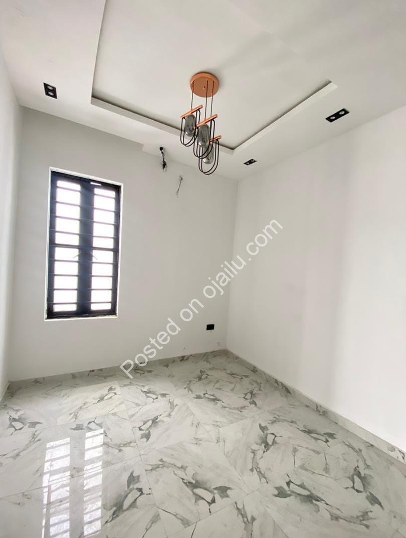 Lekki’s Finest: 4-Bedroom Duplex with BQ & Governors Consent