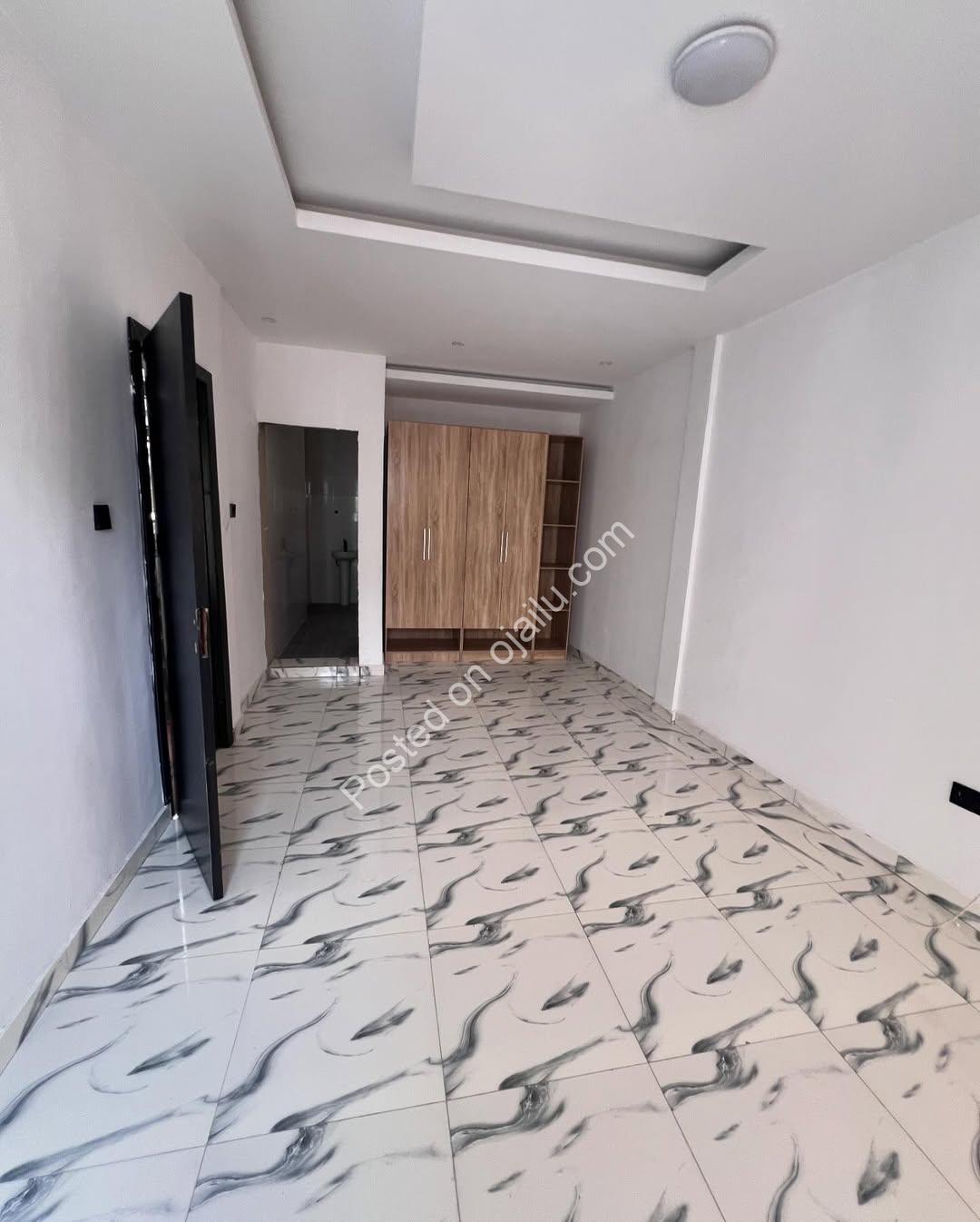 5-Bed Ensuite Duplex with Rooftop Terrace in Lekki