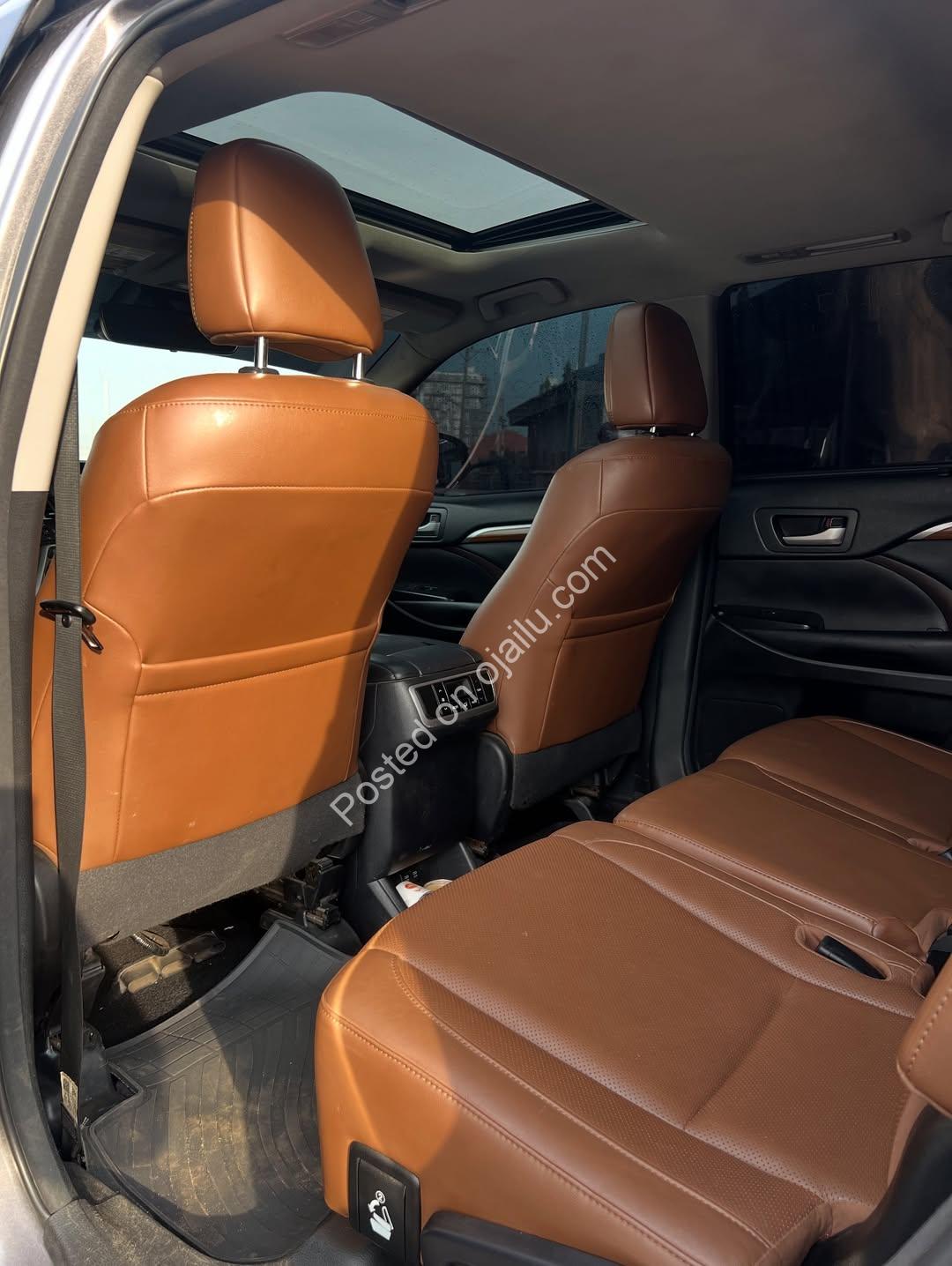 2018 Toyota Highlander: Luxury 7-Seater SUV, Just ₦29M