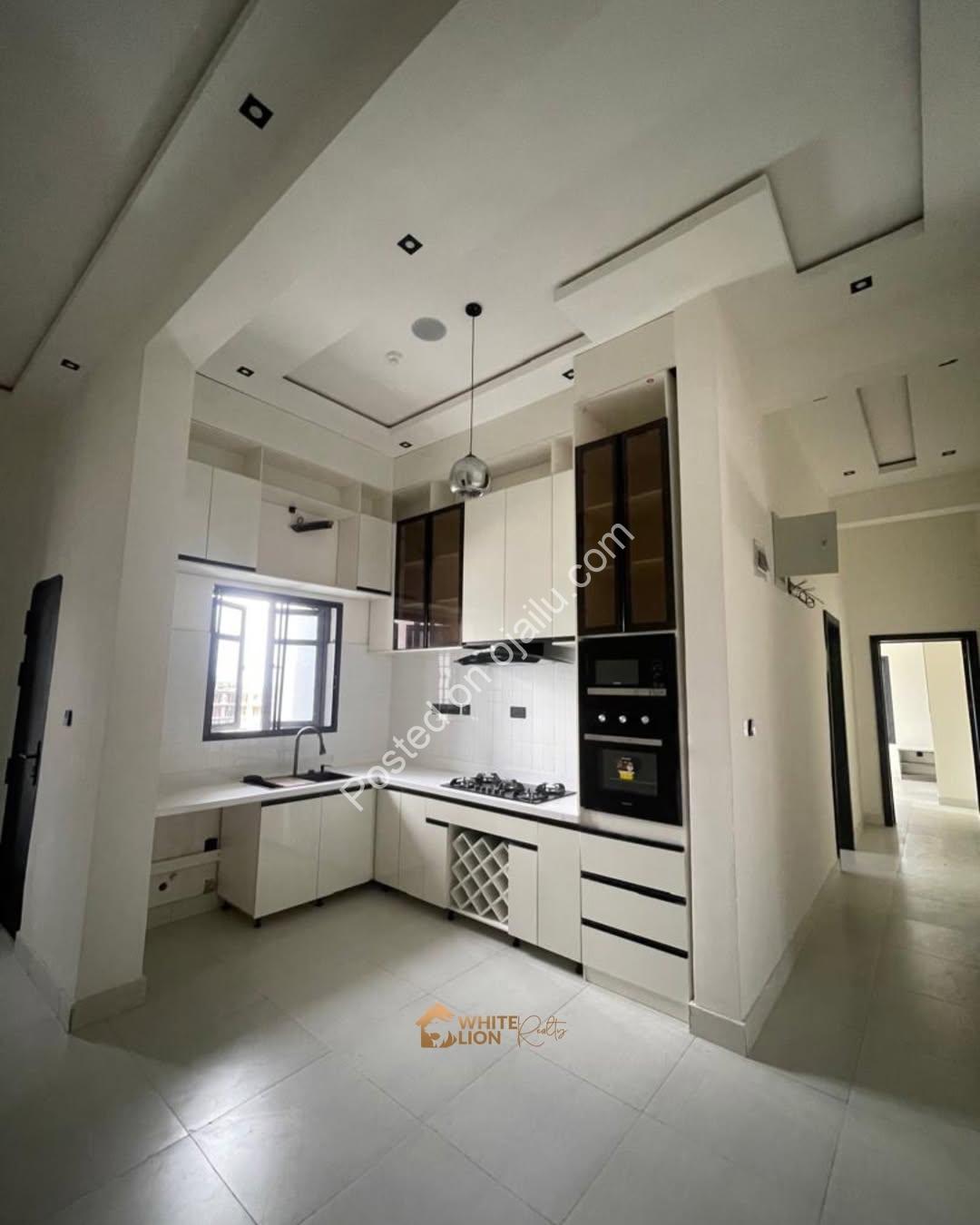 Lekki Phase 1 Gem: 3-Bed with Gym & Prime Investment
