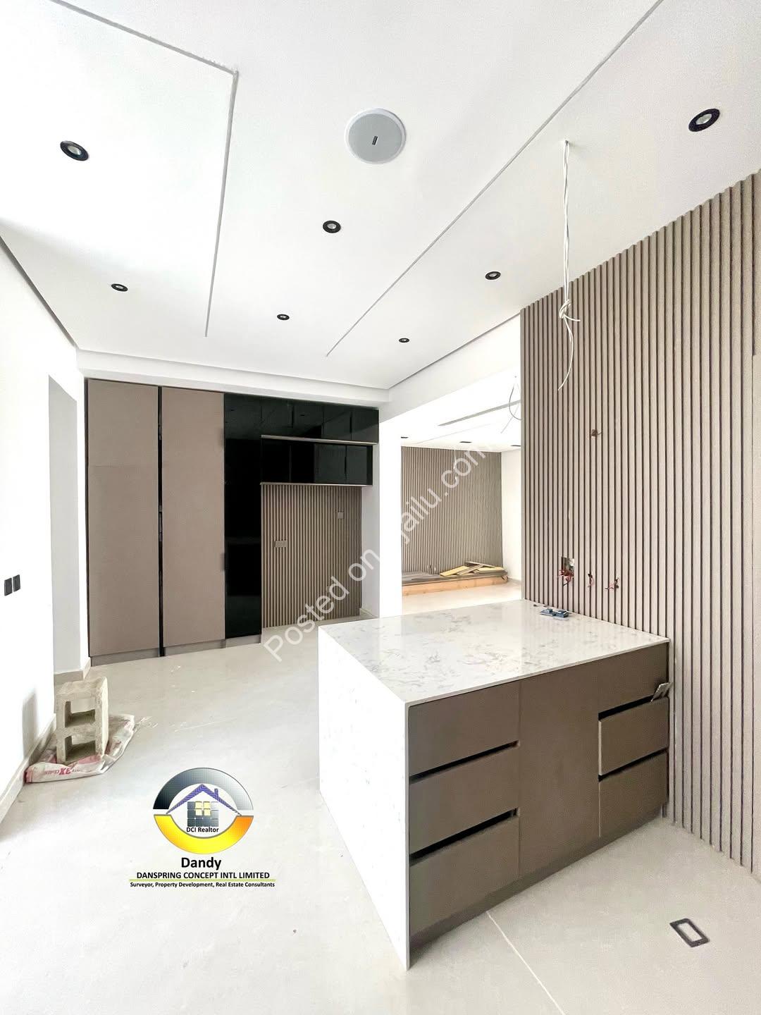 Lekki’s Ultimate 5-Bedroom Poolside Estate