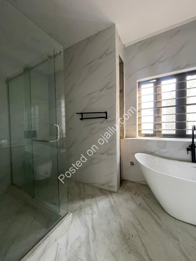 Elegant 5-Bedroom Haven with Resort-Style Pool & BQ