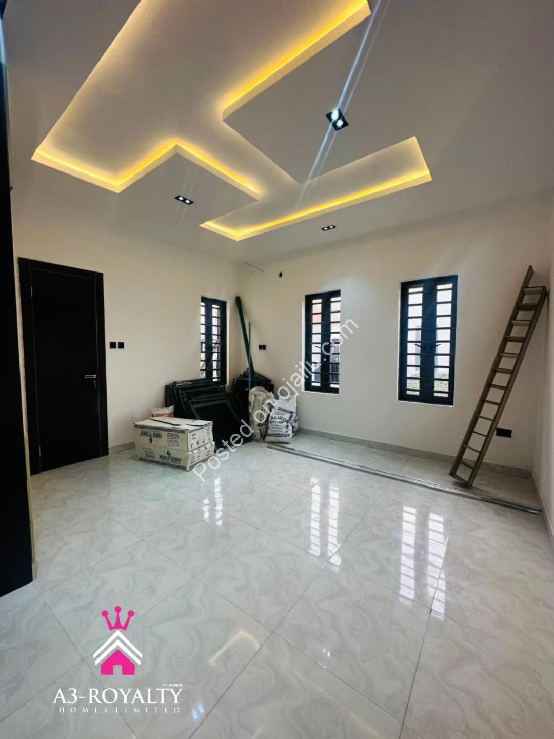 Move-In Ready 4BR Detached Duplex in Prime Ajah