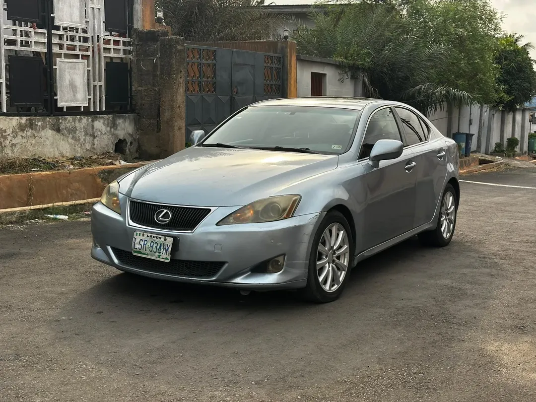 Luxury Lexus IS250: Open Roof & Full Duty Paid