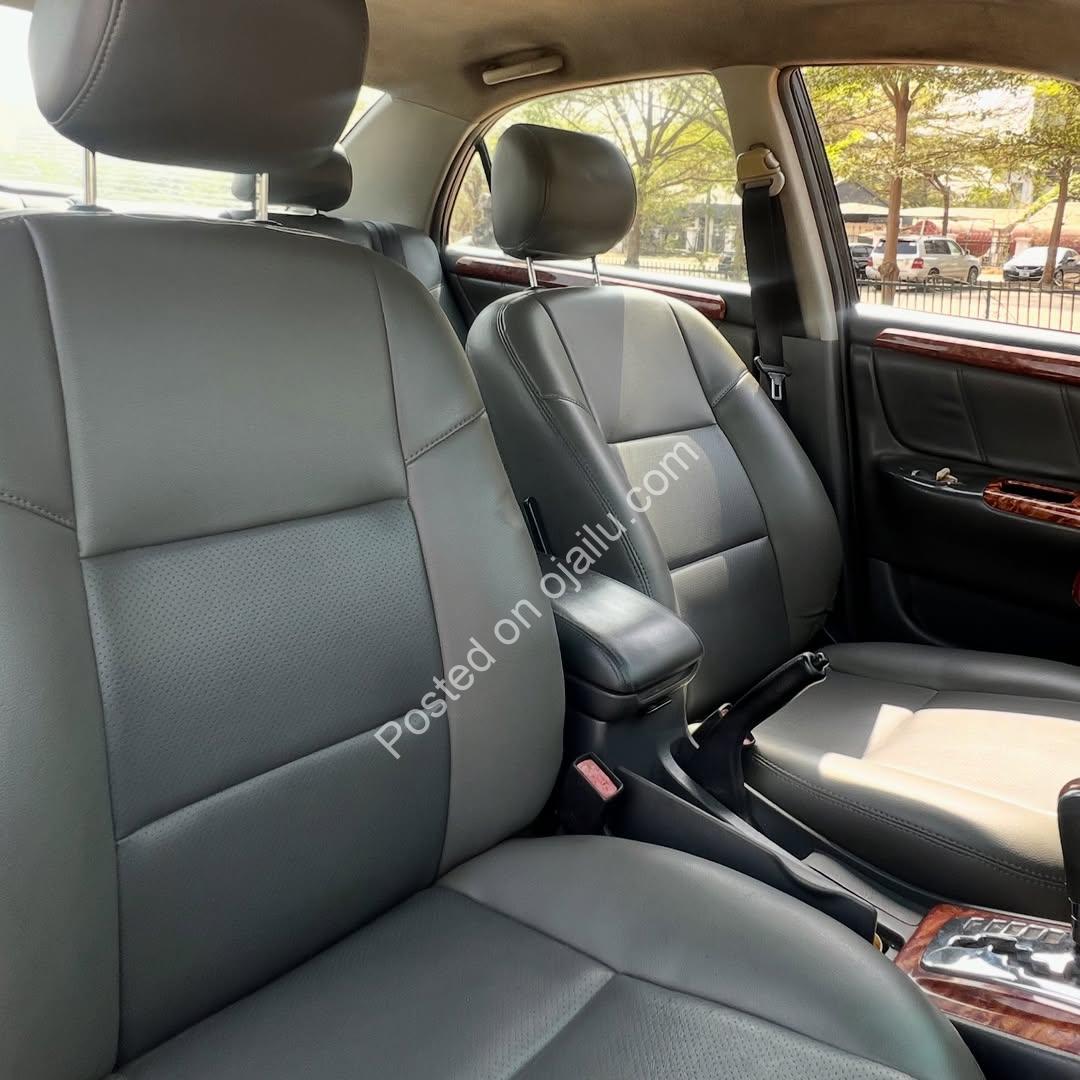 Unbeatable 2005 Corolla Altis: Clean & Ready