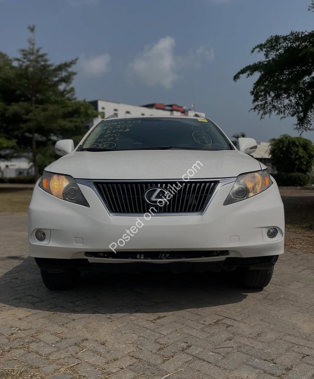 Luxury Lexus RX350: Sunroof & Tech for 20M
