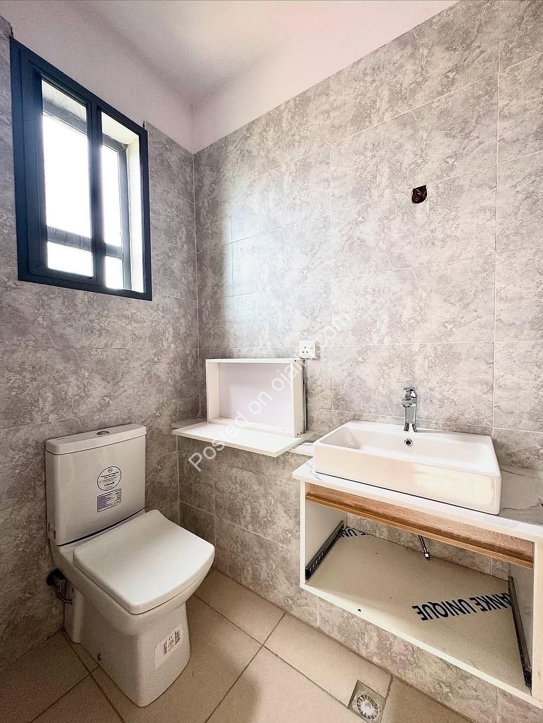 Lekki’s Ologolo Oasis: 2BR with Pool & 24/7 Power