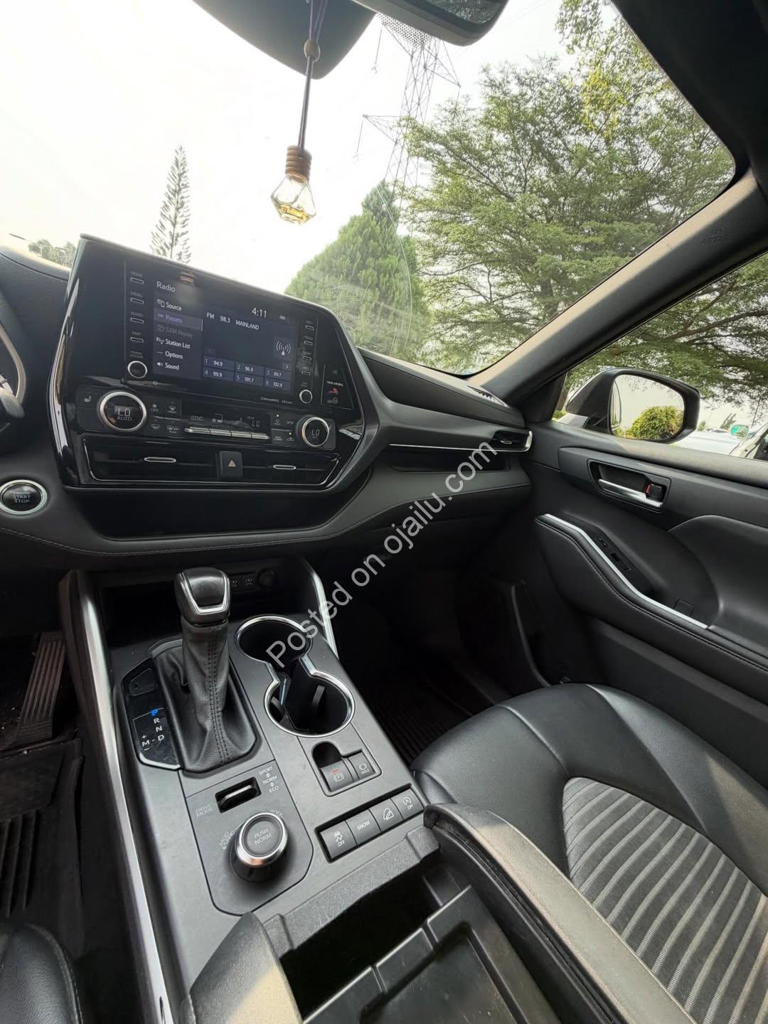 2022 Highlander XSE: Full Option Luxury, Accident-Free