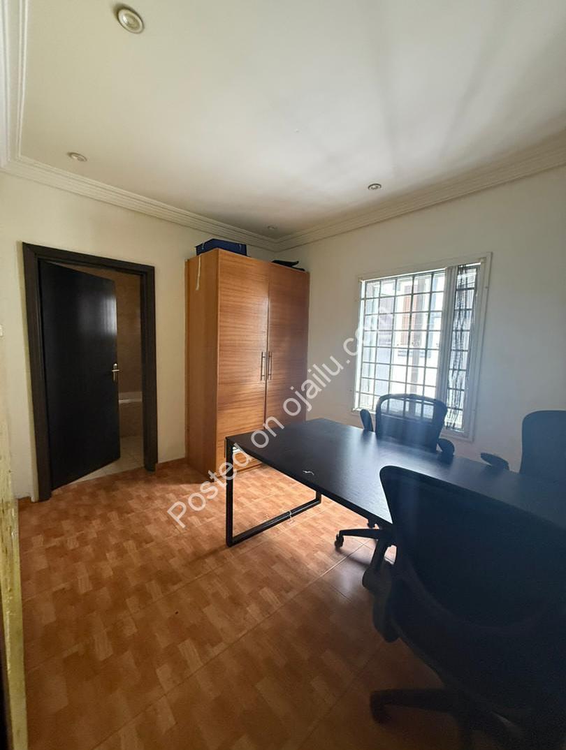 Lekki’s Ultimate 5-Bed Family Oasis with Pool