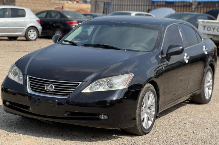 Luxury Lexus ES 350: Duty-Paid & Ready to Roll