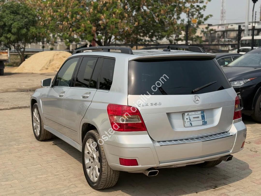 2012 GLK 350: Panoramic Luxury, 40% Drives It Home