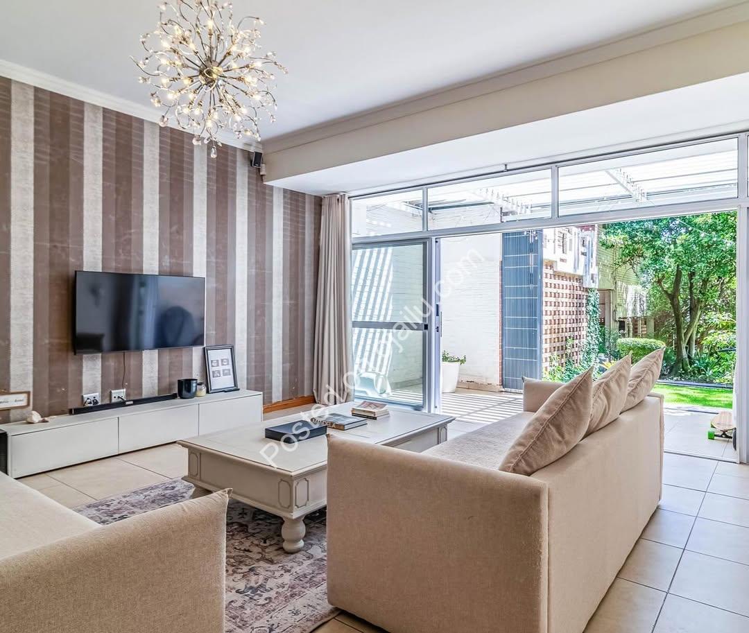 Modern 3-Bed Duplex: Your Private Garden Sanctuary