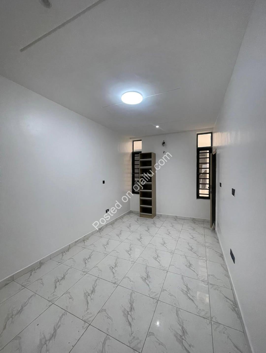 Sleek 1 & 2BR Apartments with Pool & Gym in Lekki