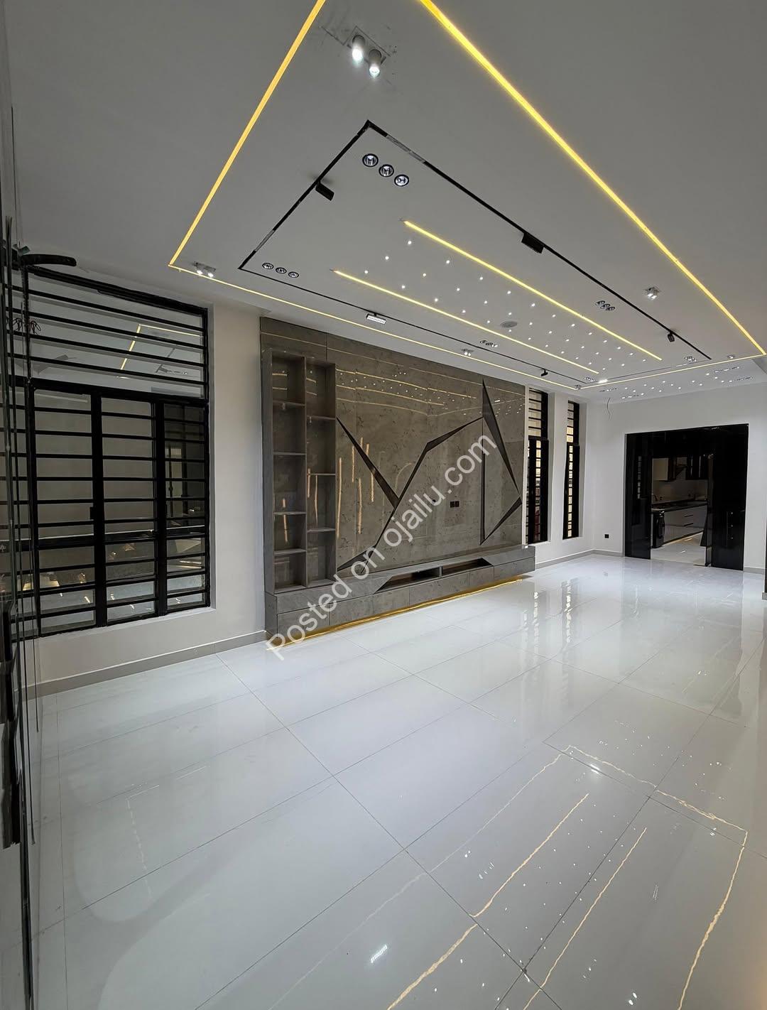 Lagos Luxury: 5-Bedroom Haven in Chevron Lekki