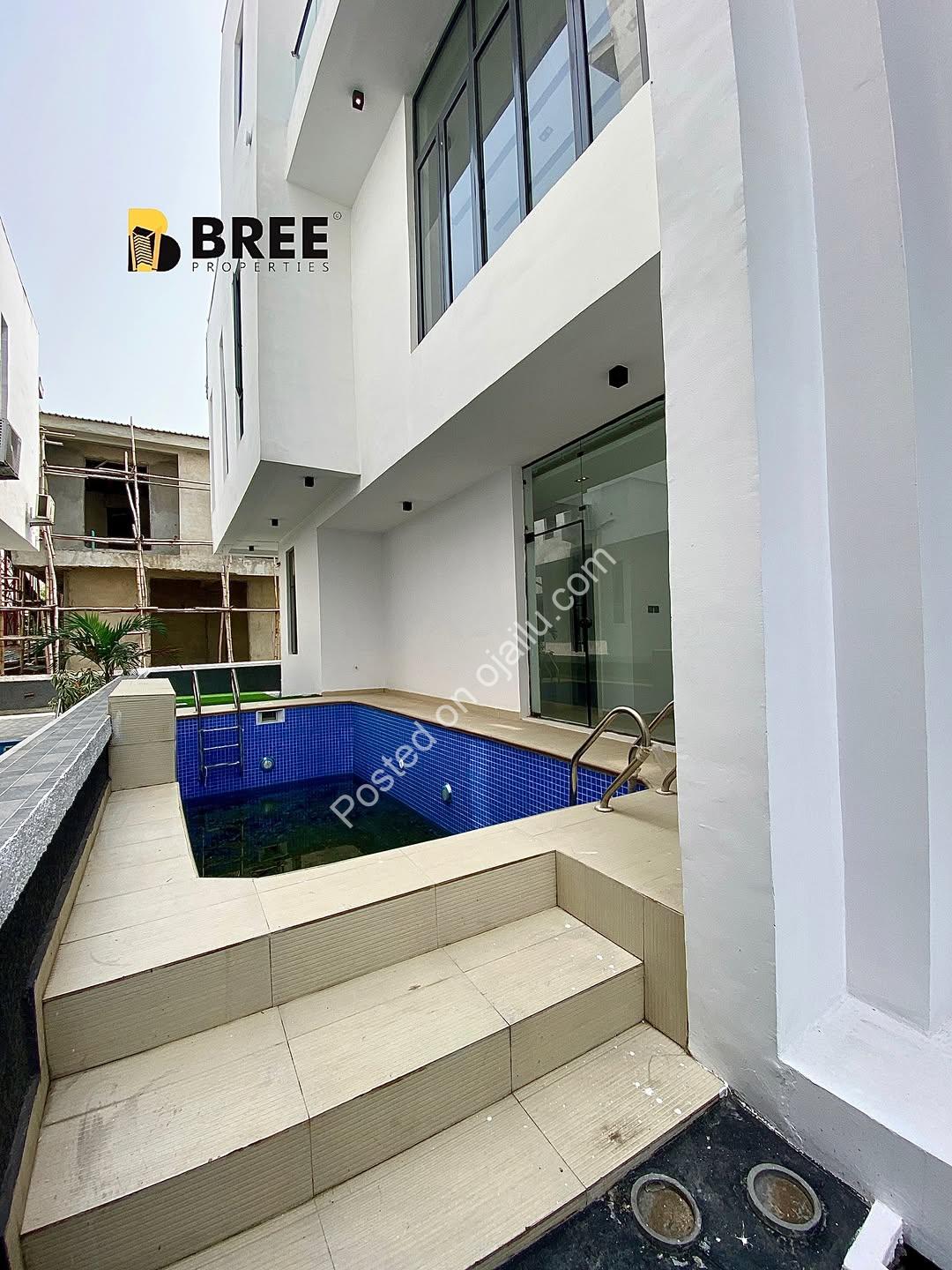 Stunning 5-Bed Poolside Estate with Cinema & BQ