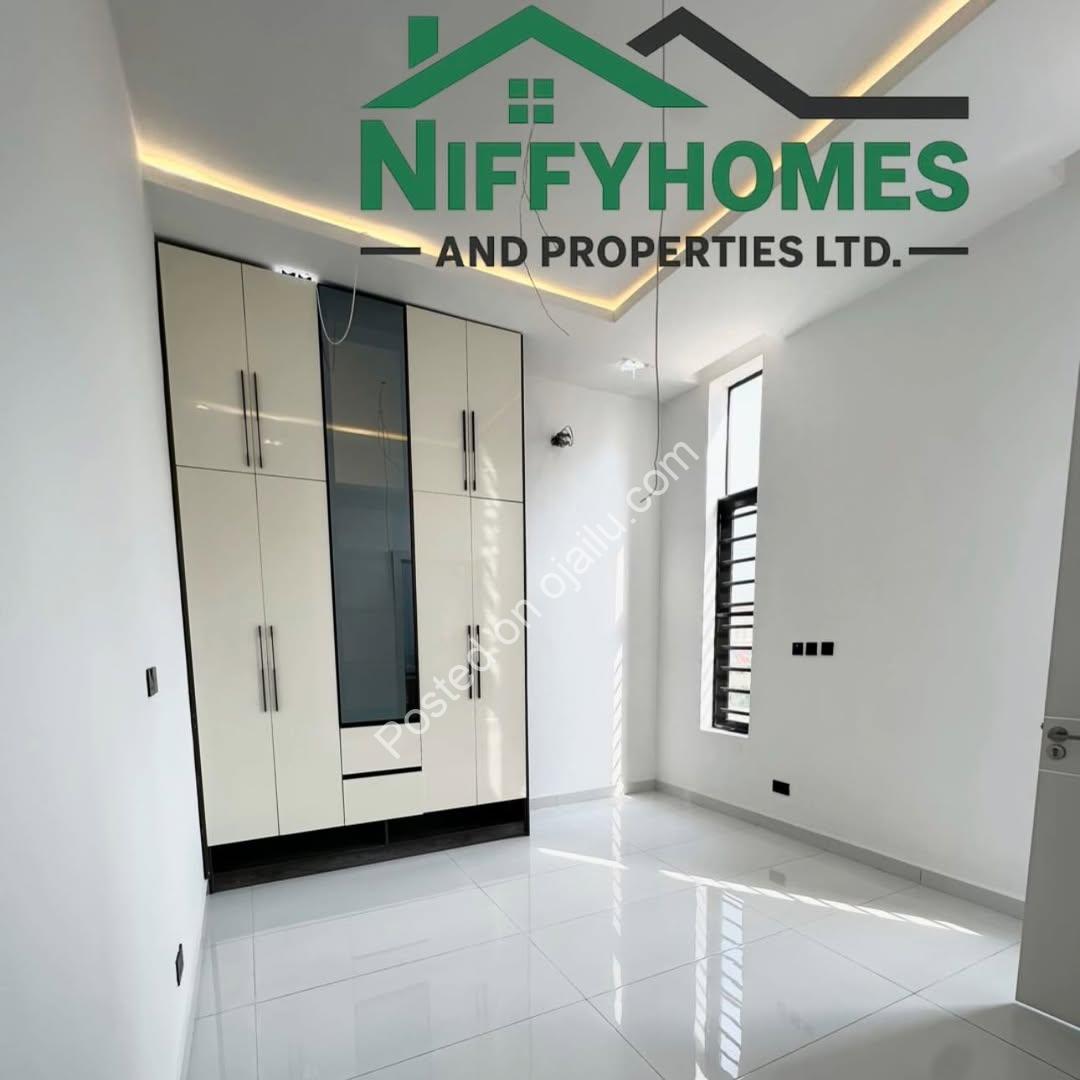 Lekki’s Newest 5-Bedroom Haven with Pool & Premium Finishes