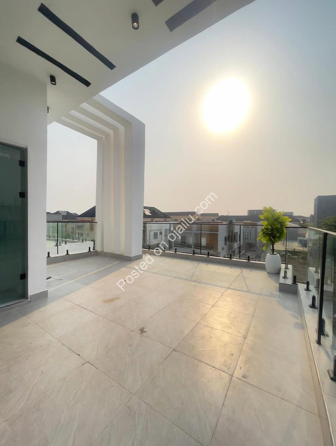 Spacious 5-Bedroom Haven with Pool & Rooftop Terrace