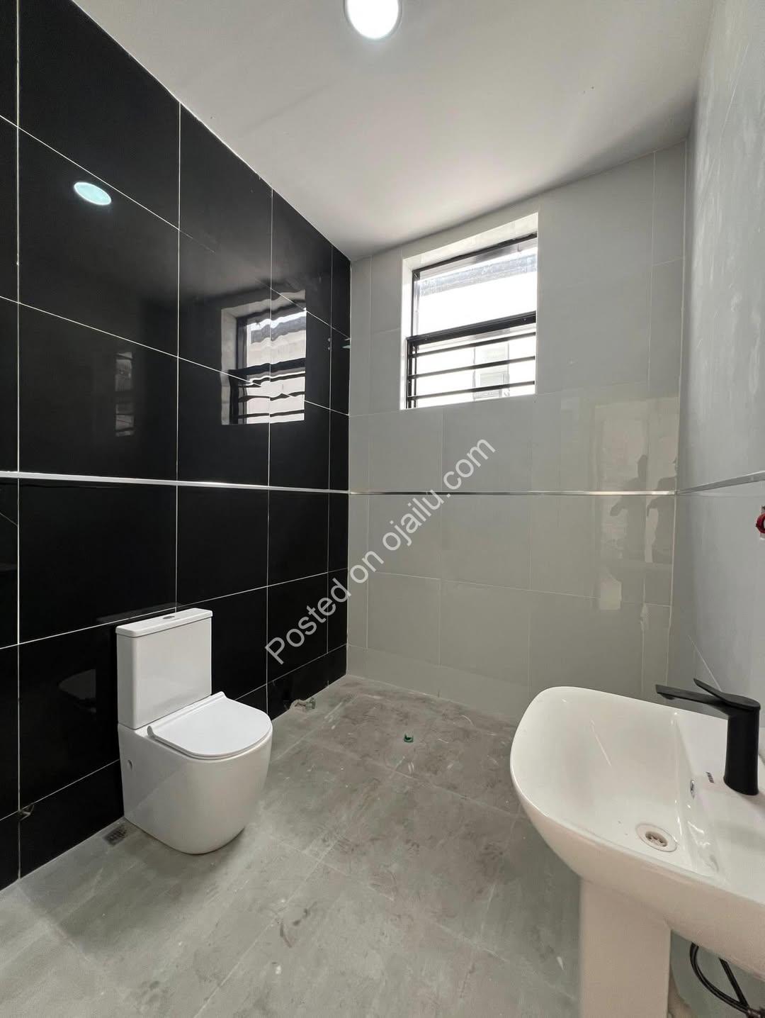 Exquisite 4-Bedroom Duplex in Prime Lekki Estate