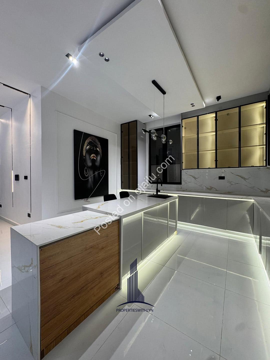 Ultimate 5-Bed Estate: Pool, Gym & Cinema in Lekki