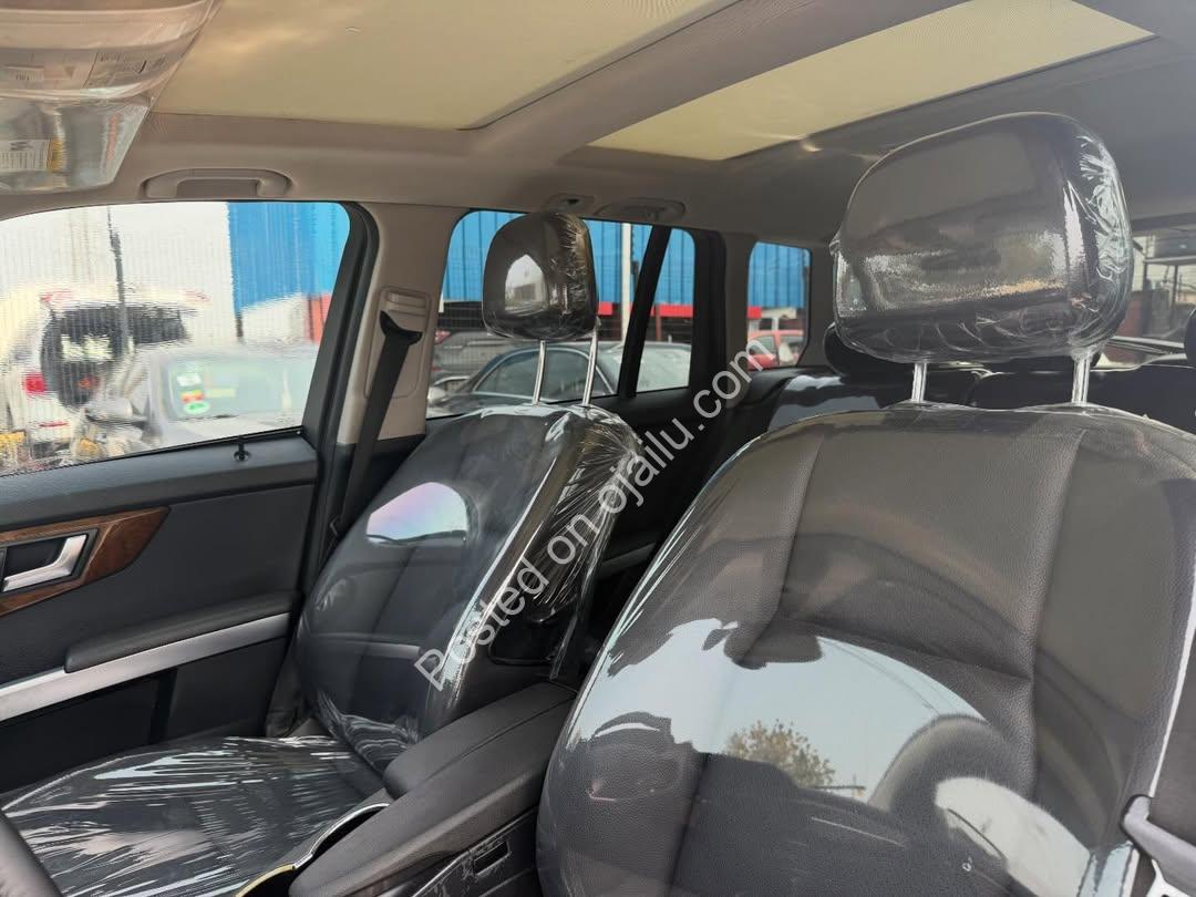 2012 GLK 350: Panoramic Luxury, 40% Drives It Home