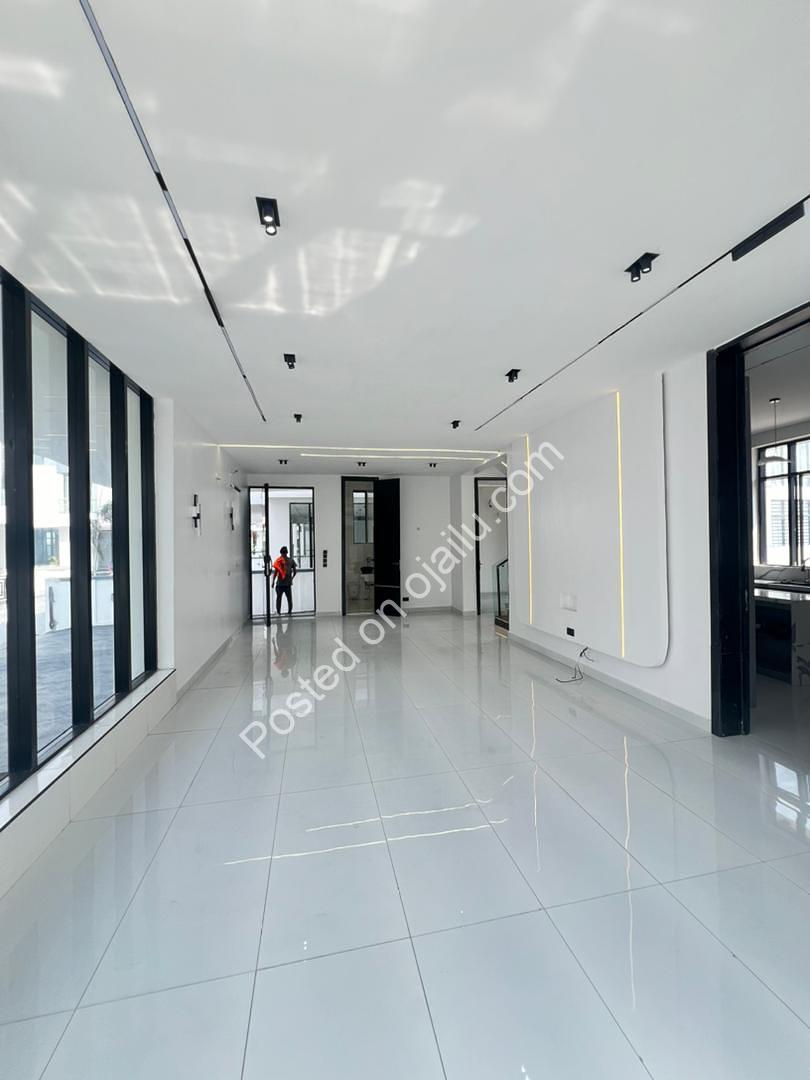 Chevron’s Premier 5-Bedroom Family Estate